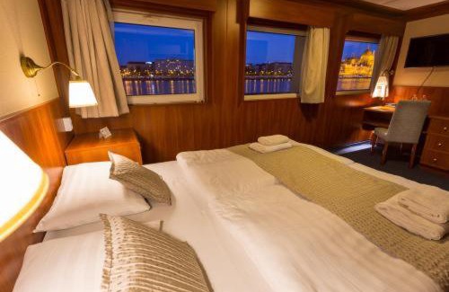 Felheviz Boat Rental | Grand Jules - Boat Hotel