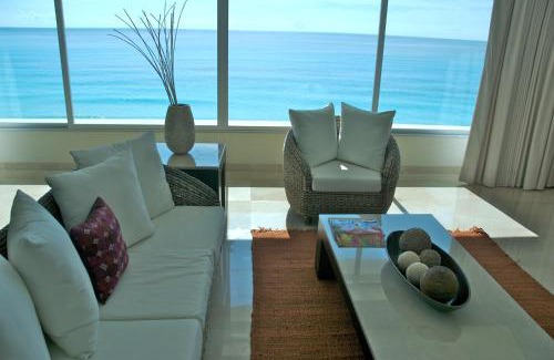 Punta Cancun Resort | Grand Park Royal Cancun - All Inclusive