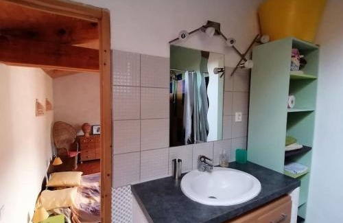 Busseol Apartment | Grand studio avec vu sur château