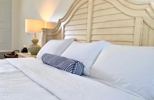 Cockburn Town Hotel | Grand Turk Inn