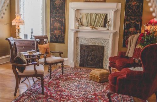Boonville Bed & Breakfast | Grand Victorian Manor & Cottage