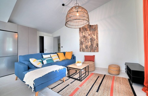 Ronce-les-Bains House | Grande Villa, Ronce LES Bains, 14 Personnes, au Calme, Proche Commerces et mer
