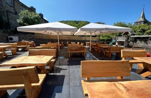 Maentwrog Hotel | Grapes Hotel, Bar & Restaurant Snowdonia Nr Zip World