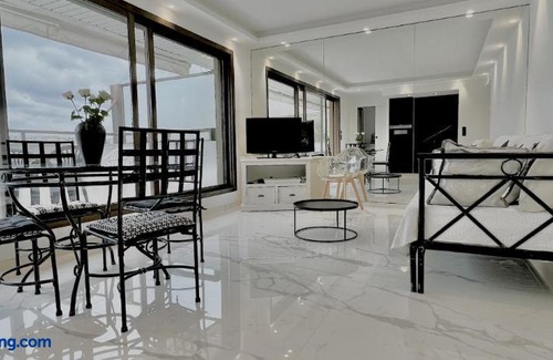 Cannes City Centre Apartment | Gray D'albion Yourhosthelper Cannes