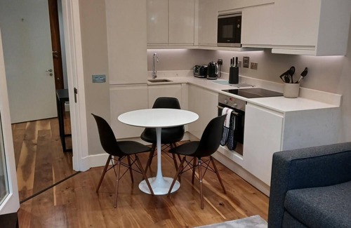 Holborn and Covent Garden Apartment | Grays Inn by Aeria Apartments