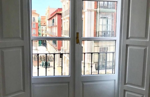 Valladolid City Centre Apartment | Great 3 bedroom apartment on the same Plaza Mayor