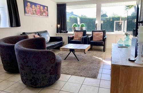 Sint Maartensvlotbrug House | Great bungalow near the beach and sea