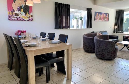 Sint Maartensvlotbrug House | Great bungalow near the beach and sea