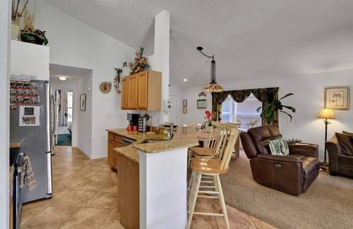 West Kissimmee House | GREAT GAME ROOM, 4B/3B, & Sleeper sofa, POOL/SPA, 2 MASTERS, 4 MILES TO DISNEY
