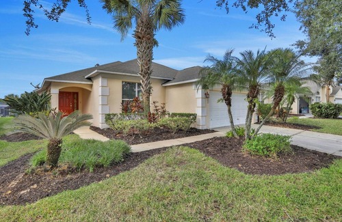 West Kissimmee House | GREAT GAME ROOM, 4B/3B, & Sleeper sofa, POOL/SPA, 2 MASTERS, 4 MILES TO DISNEY