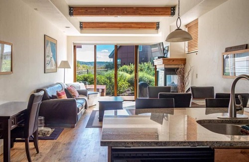 Kimball Junction House | Great Rates, Hot Tub, Tranquil Views & Location
