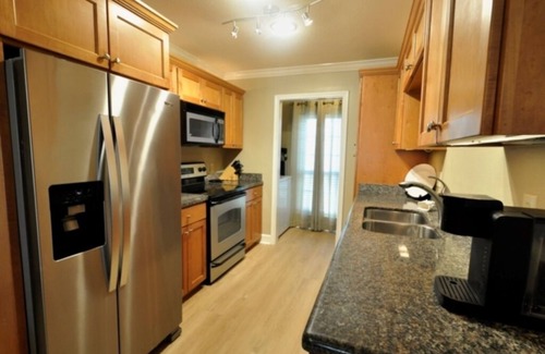 Galveston Condo | Great View of Ocean; HOT SPA/2 POOLS total/WI-FI/CABLE/SMART TV!