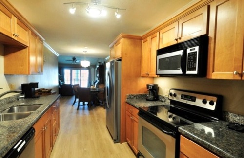 Galveston Condo | Great View of Ocean; HOT SPA/2 POOLS total/WI-FI/CABLE/SMART TV!