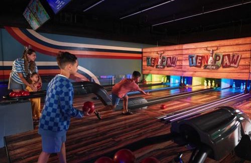 Lake Delton Cabin | Great Wolf Lodge Wisconsin Dells