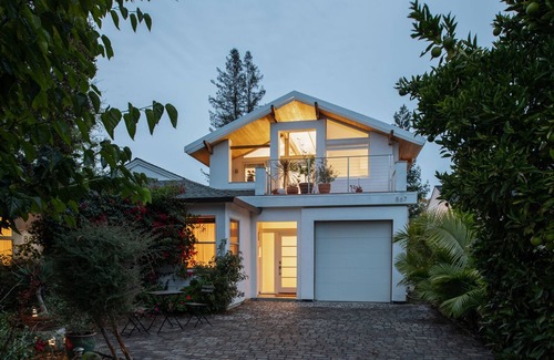 Redwood City House | Greek island inspired three bedroom home