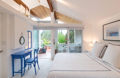Redwood City House | Greek island inspired three bedroom home