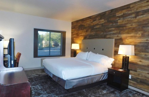 Pinetop Hotel | GreenTree Inn & Suites in Pinetop