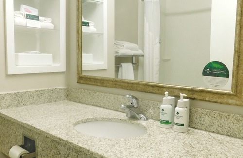 Pinetop Hotel | GreenTree Inn & Suites in Pinetop