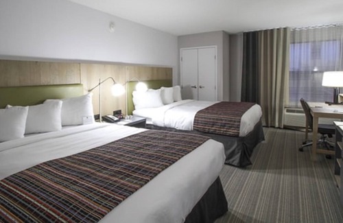 South Mountain Hotel | GreenTree Inn & Suites Phoenix Sky Harbor