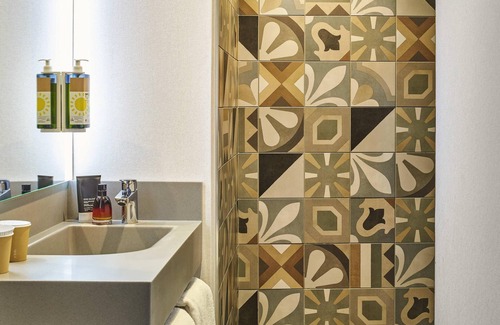 Quartier de la Chapelle Hotel | greet Hotel Paris porte de la Chapelle - Aréna