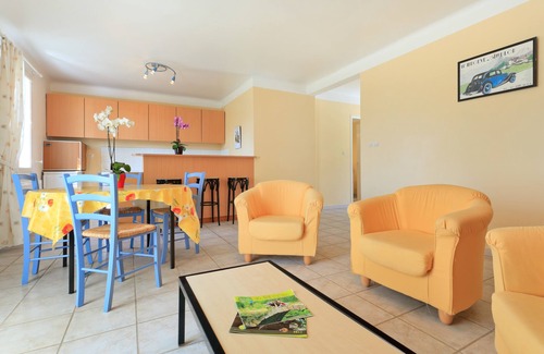 Barjols Apartment | GRENACHE" APARTMENT IN THE HEART OF A 120-HECTARE VINEYARD