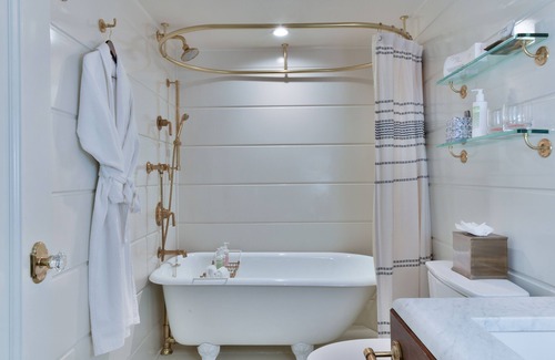 Nantucket Town Hotel | Greydon House