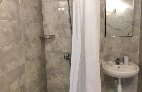 Svyatoshyns'kyi District Hotel | Guest House SOTNI