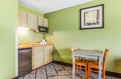 Poulsbo Hotel | GuestHouse Inn & Suites Hotel Poulsbo