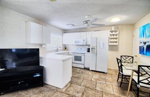 St. Pete Beach Apartment | Gulfside Resort Unit 4