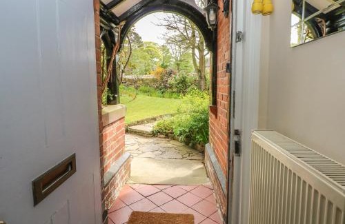 Longnor House | Gun End Cottage