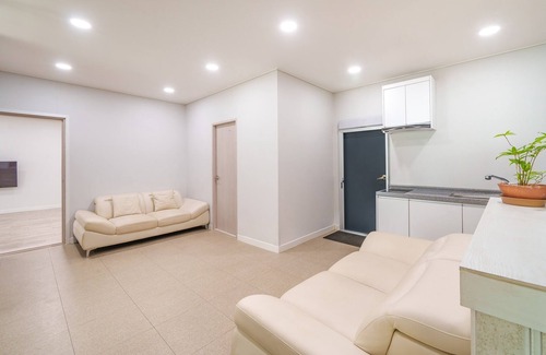 Gyeongju House | Gyeongju Gampo Laviangrose Pool Villa