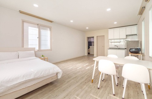 Gyeongju House | Gyeongju Gampo Laviangrose Pool Villa