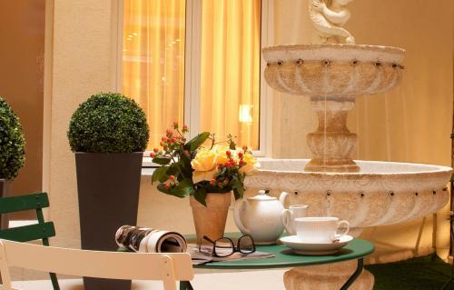 Les Halles Hotel | Hôtel 85 Saint Honore