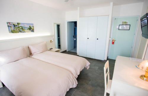 Villeneuve Hotel | Hôtel du Port