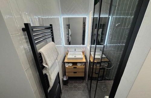 Chaillot Hotel | Hôtel Etoile Trocadéro