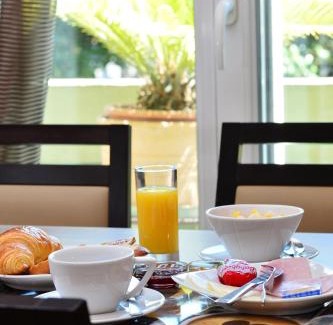 Tarbes Hotel | Hôtel La Croix Blanche