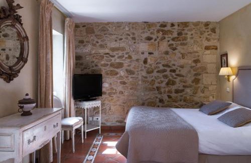 Villeneuve-les-Avignon Hotel | Hôtel la Magnaneraie