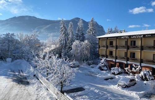 Eygliers Hotel | Hôtel Lacour
