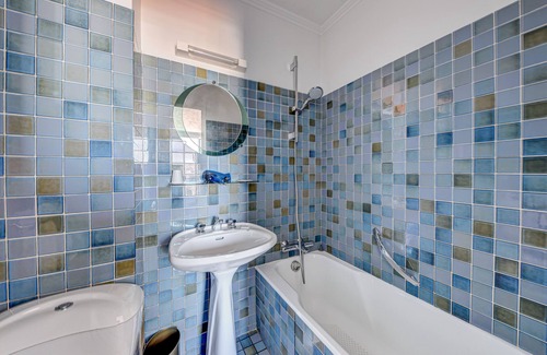 Montreuil Hotel | Hôtel Robespierre