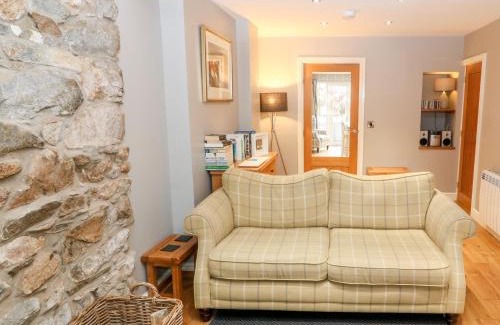 Nefyn House | Haddef