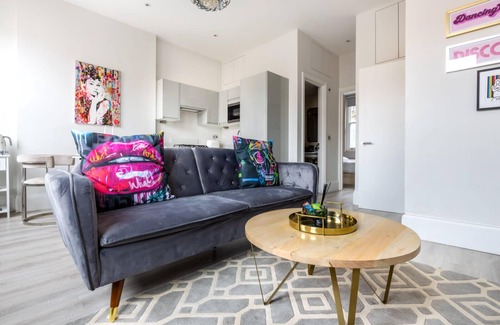 Hampstead Condo | Hampstead High Flyer- By Out of Office Lifestyle