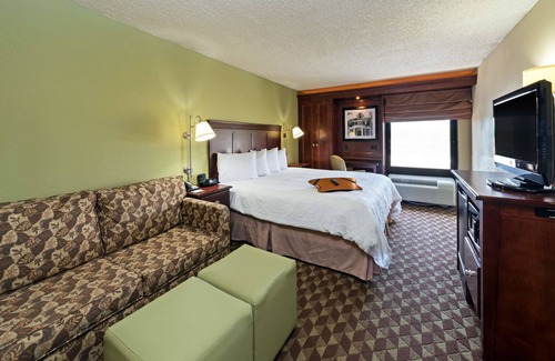 Highlands - Perkins Hotel | Hampton Inn Baton Rouge - I-10 & College Dr.