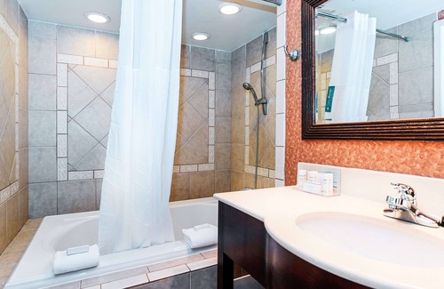 Bermuda Hotel | Hampton Inn Chester