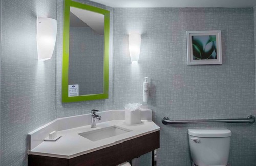 Northville Hotel | Hampton Inn Detroit/Northville
