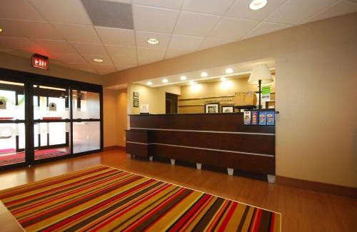Biggar Hotel | Hampton Inn Fort Myers-Airport & I-75