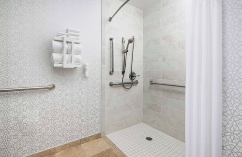 Bonanza Hotel | Hampton Inn Laredo