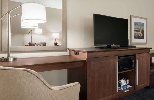 Deerfield Hotel | Hampton Inn Lawrence