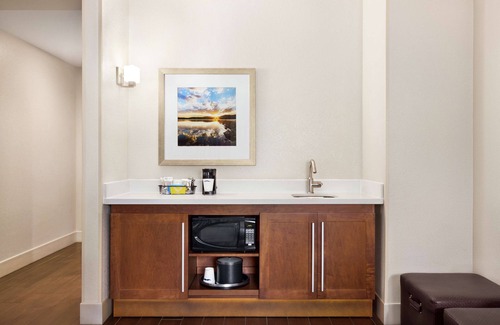 Deerfield Hotel | Hampton Inn Lawrence