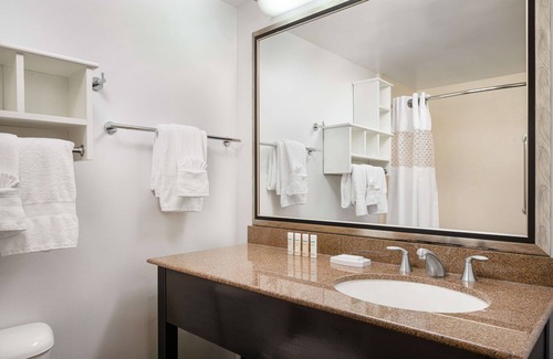 Centerra Hotel | Hampton Inn Loveland