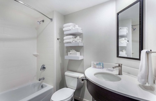 Milwaukee Hotel | Hampton Inn Milwaukee-Airport